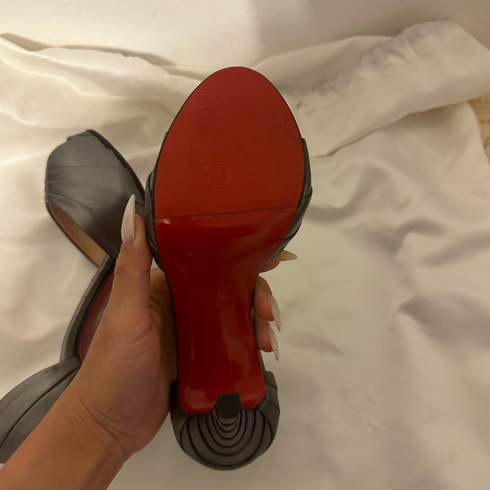Christian Louboutin Heels! - Picture 4 of 7
